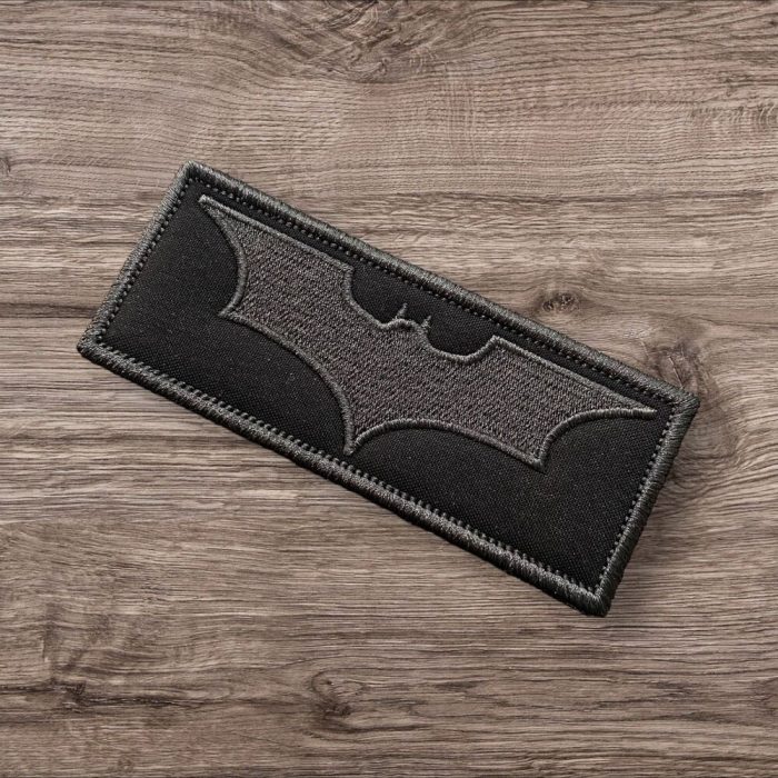 siyah zemin gri renk yarasa batman patch arma