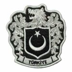 beyaz renk kurt motifli turk bayragi peci arma