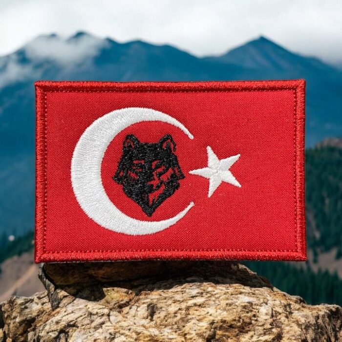 kirmizi zemin kurtlu turk bayragi nakis patch cirtli pec