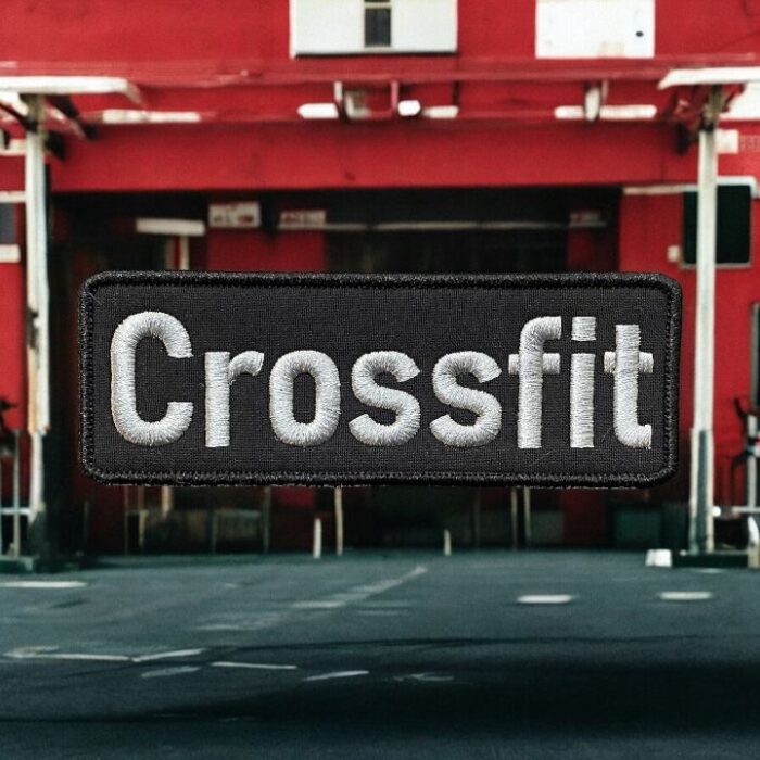 siyah zemin crossfit yazili patch arkasi cirtli