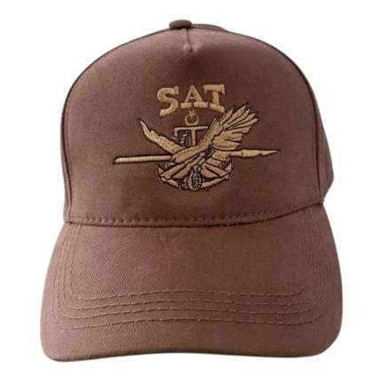 sat logo nakisli acik kahverengi sapka on